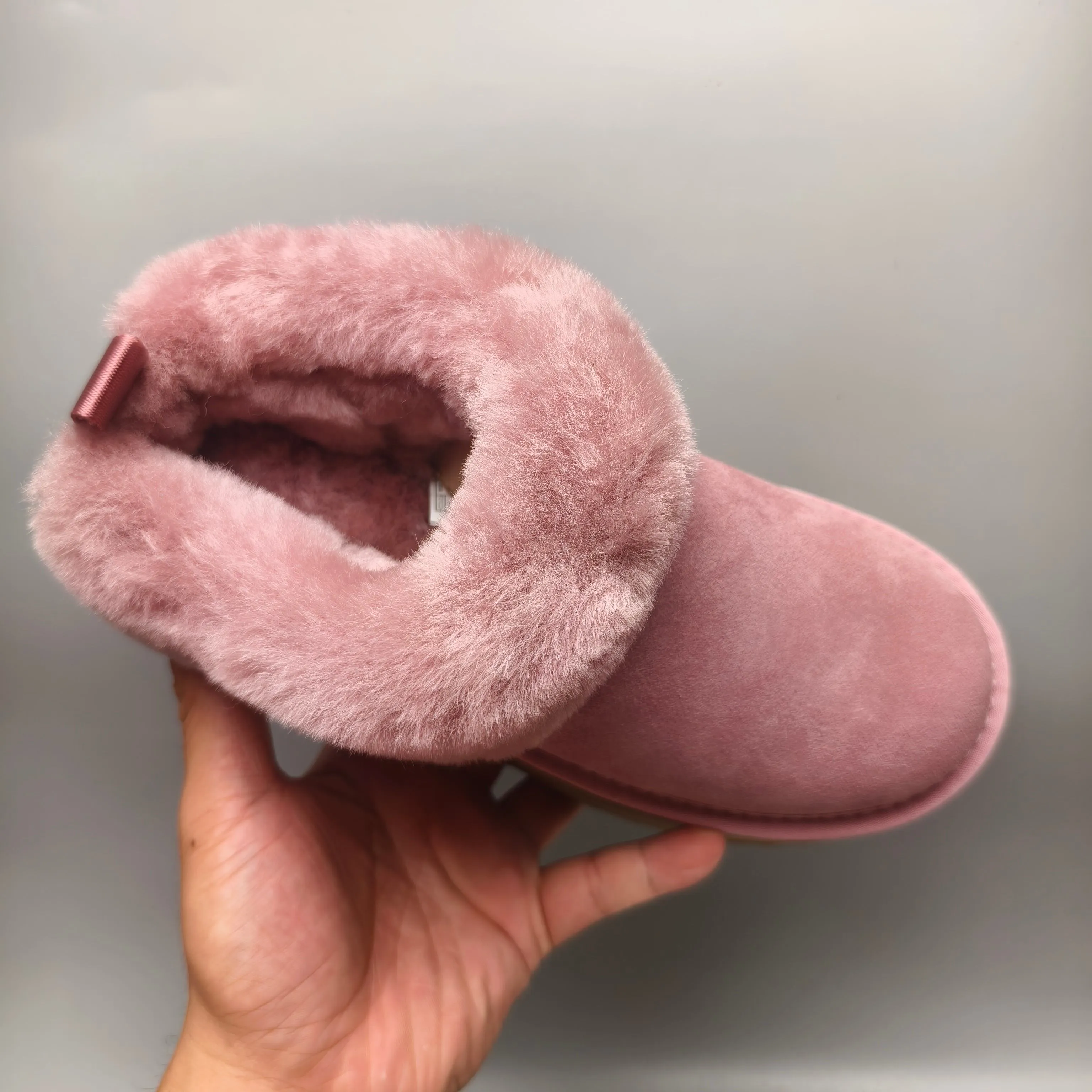 💰480 UGG sheepskin all-in-one 1393 thick-soled suede slip-on slip-on shoes. Color: maroon, green, sand, pink. Matching sizes: 35-40.
